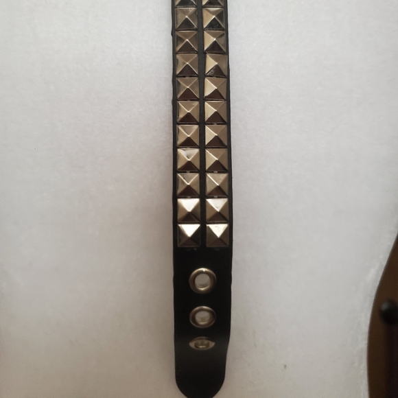 Studded leather bracelet for women or men - Picture 2 of 2